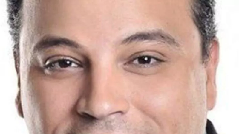 تامر عبد المنعم :عادل إمام هو مقياس الفن ومحدش يقدر يقدم السيرة الذاتية لأحمد زكي
