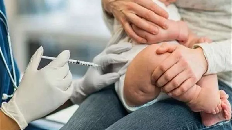 حقنة عضل الأطفال.. طريقة إعطاؤها بدون ألم أو حدوث ضرر
