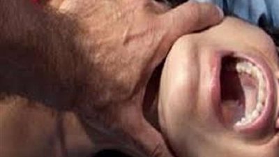 بعد التعدي عليها جنسيًا.. ربة منزل تقتل شقيقها بمساعدة والديها