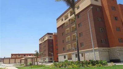 الجزار: جار الانتهاء من الواجهات الزجاجية لعدد من الأبراج بمنطقة الأعمال المركزية