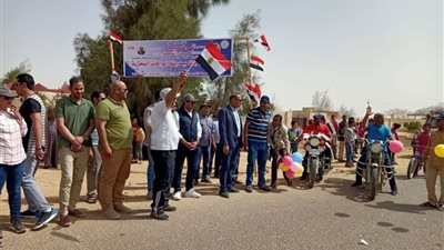 وزير الشباب والرياضة يطلق شارة البدء لماراثون الدراجات الهوائية بالواحات البحرية