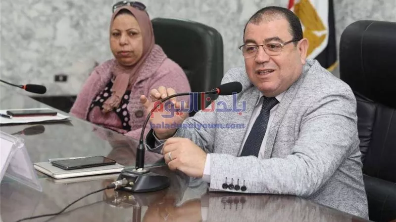 سوهاج تبحث استيفاء نموذج تحديد المشكلات السكانية مع الأجهزة التنفيذية