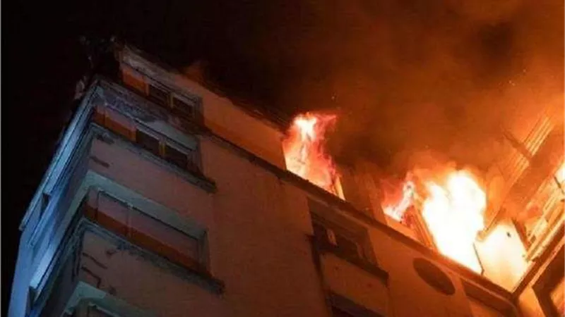 الدفع بـ 3 سيارات إطفاء للسيطرة على حريق بشقة سكنية بطنطا