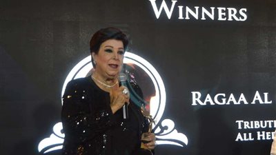 أنيقة كالعادة .. رجاء الجداوى تخطف الأنظار فى افتتاح مهرجان أسوان
