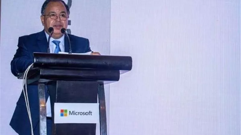 وزير المالية يشدد على استمرار صرف مستحقات المصدّرين رغم التحديات العالمية