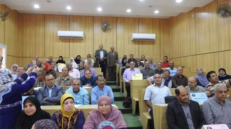 وكيل تعليم المنوفية يشهد تنفيذ ورشة عمل لتدريب موجهي ومعلمي الدراسات