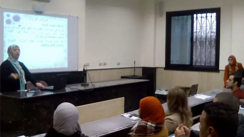 صيدلة عين شمس تناقش أزمة فيروس كورونا