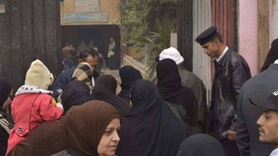 أزمة مرورية بالجيزة بسبب تزايد الناخبين بدائرة قسم