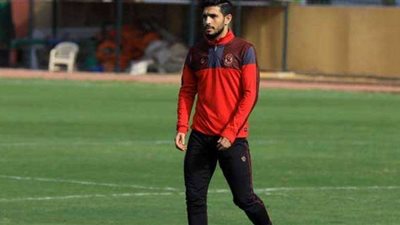 الأهلي يعدل ويمدد عقد أيمن اشرف موسم إضافي