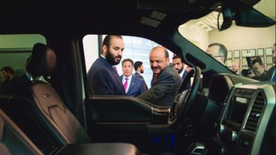 كرسي منبه للخطر.. تعرف على مواصفات سيارة الأمير محمد بن سلمان 