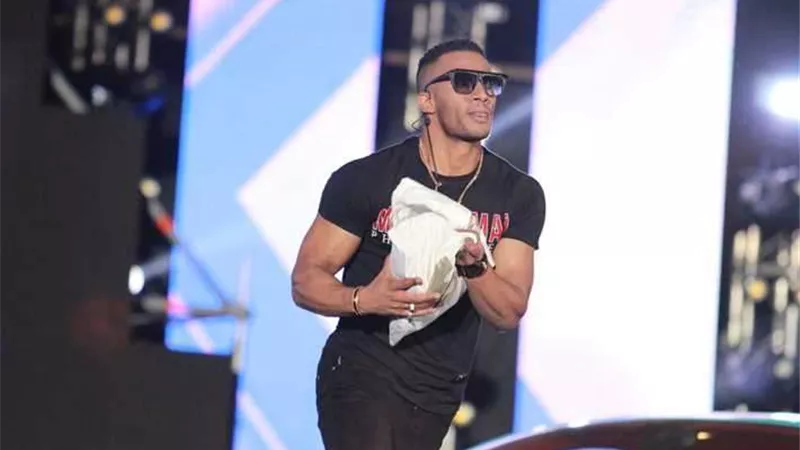 فيديو غامض لمحمد رمضان داخل غرفة العمليات.. هل يسخر من الطيار الموقوف؟