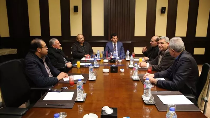 وزير الرياضة ورئيس الأوليمبية يجتمعون مع اللجنة المؤقتة للكرة الطائرة