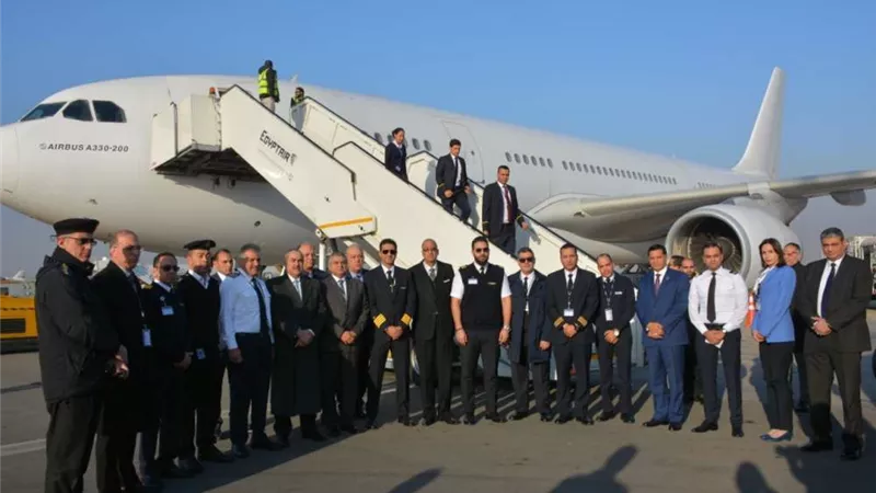 رئيس مصلحة الجمارك يتفقد مطار القاهرة.. لهذا السبب