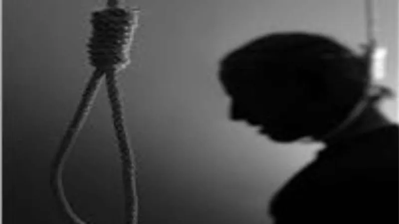 حزناً علي فراق زوجته.. مأمور ضرائب ينهي حياته شنقاً بالجيزة