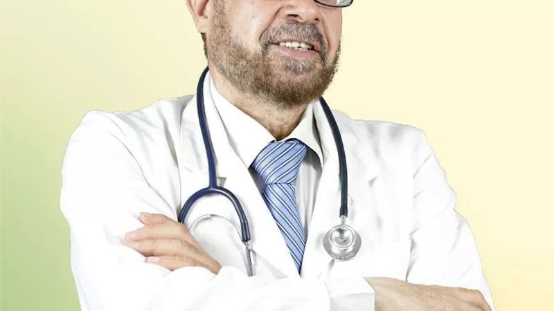 تسبب في وفاة طفلة مريضة بالسكري.. الأطباء تحقق مع جودة عواد