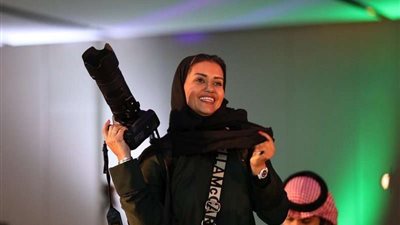 مصورة سعودية تحصد 3 أوسمة شرف في مهرجان عالمي