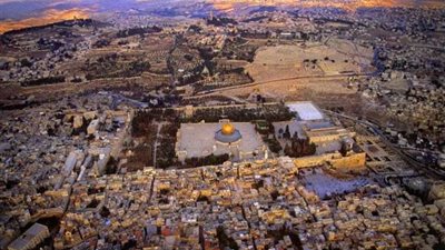 150 ألف مصليا يؤدون صلاة الجمعة بالأقصى