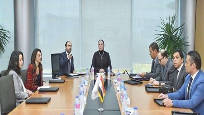 وزيرة الصناعة: نسعى لإعداد خطة شاملة لزيادة معدلات التصدير