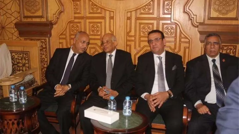 كبار قيادات الدولة وأعضاء حزب الحرية المصرى فى عزاء نائب رئيس الحزب
