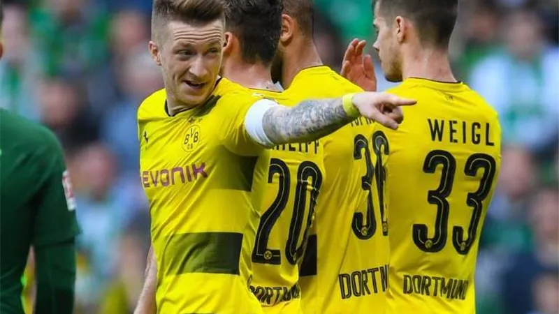 دورتموند يقسو على فرانكفورت برباعية نظيفة وينتزع وصافة البوندسليجا