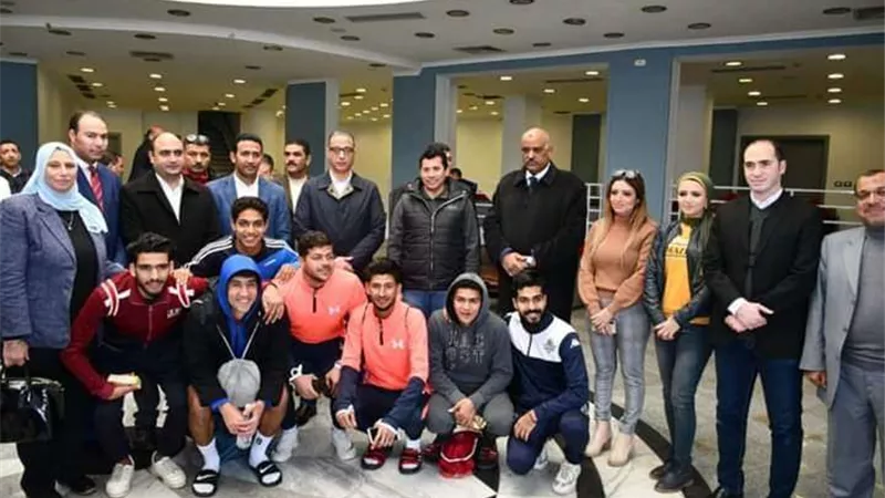 وزير الشباب ومحافظ الفيوم يتفقدان مركز التعليم المدني