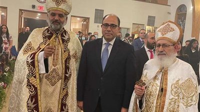 السفير المصر لدى كندا يشارك في قداس عيد القيامة المجيد