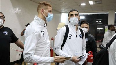 ممدوح عيد يحل أزمة محاصرة بيراميدز في ملعب مازيمبي والفريق يتحرك للمطار