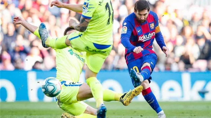 برشلونة يهزم خيتافي ويتقاسم صدارة الدوري الإسباني مع الريال