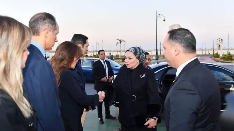 السيدة انتصار السيسي تُنعى وفاة الأشقاء الثلاثة أبناء محافظة دمياط