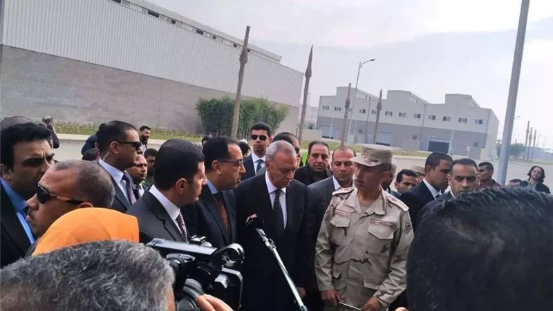 رئيس الوزراء يتفقد المنطقة الاستثمارية ببنها بنسبة تنفيذ 97%