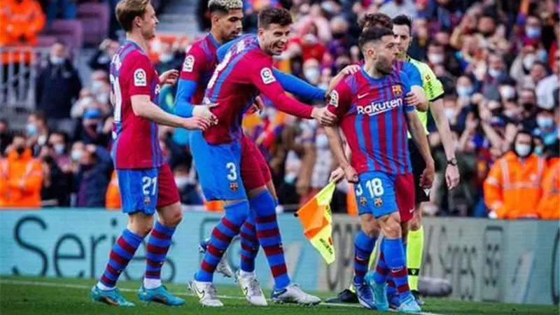 أزمه ماليه تهدد نادي برشلونة بالإفلاس