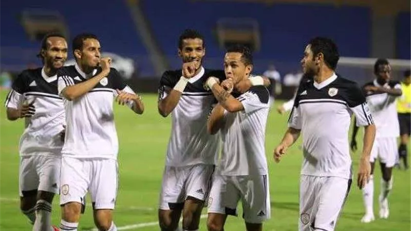 إدارة الشباب السعودي تنفي استعانتها بجاليات في مدرجات الفريق