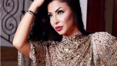 بالصور.. دوللي شاهين تغضب متابعيها بصور شبه عارية