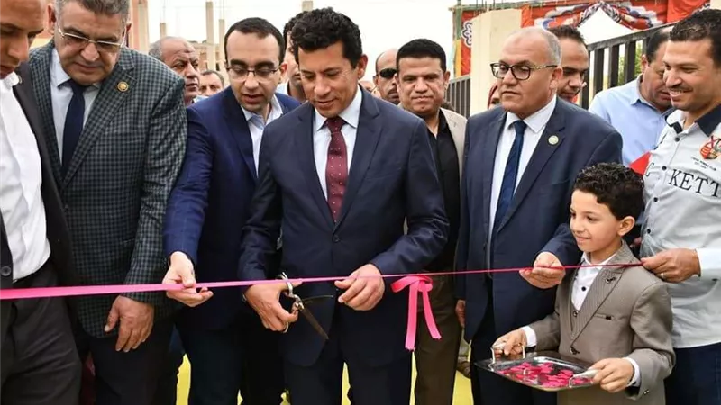 صبحي.. يختتم زيارته للإسماعيلية بتفقد مركز شباب الشيخ زايد