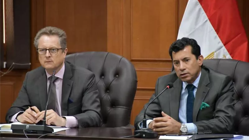 فى الوعى البيئى وقضايا المناخ  .. وزير الشباب والرياضة يبحث التعاون مع السفير الألماني