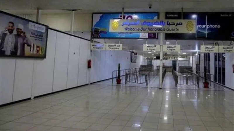 بالتفاصيل.. قصف عشوائي يغلق مطار 
