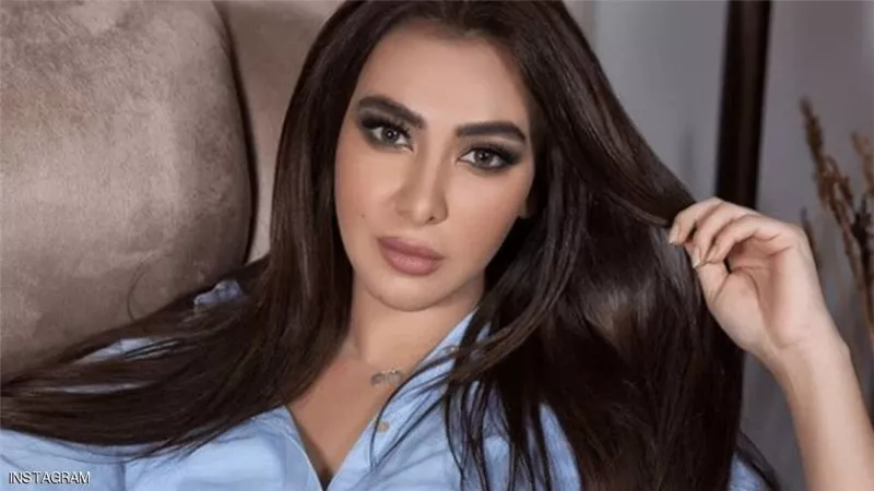 بألوان متناسقة.. ميريهان حسين تستعرض أناقتها فى أسوان