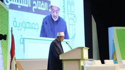 شيخ الأزهر: القرآن الكريم لن ينال منه عبث الصغار أو أحزاب التطرف