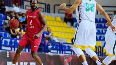 الأهلي يفوز على الجزيرة ويواجه الاتحاد في نهائي دوري السلة