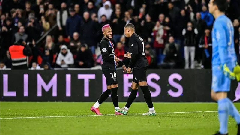 التشكيل الرسمي لموقعة باريس سان جيرمان وبروسيا دورتموند بدوري أبطال أوروبا
