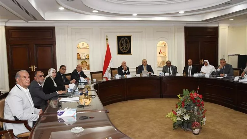 وزير الإسكان ومحافظ بورسعيد يتابعان المشروعات المختلفة الجاري تنفيذها بالمحافظة