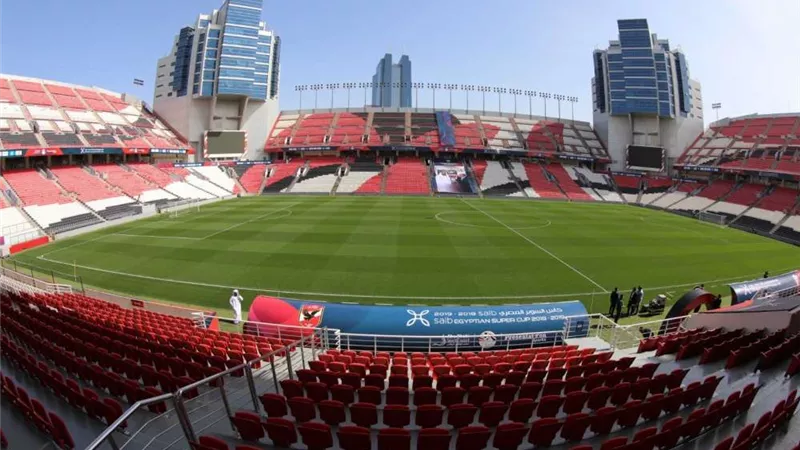 فايلر يعاين ملعب السوبر في الإمارات