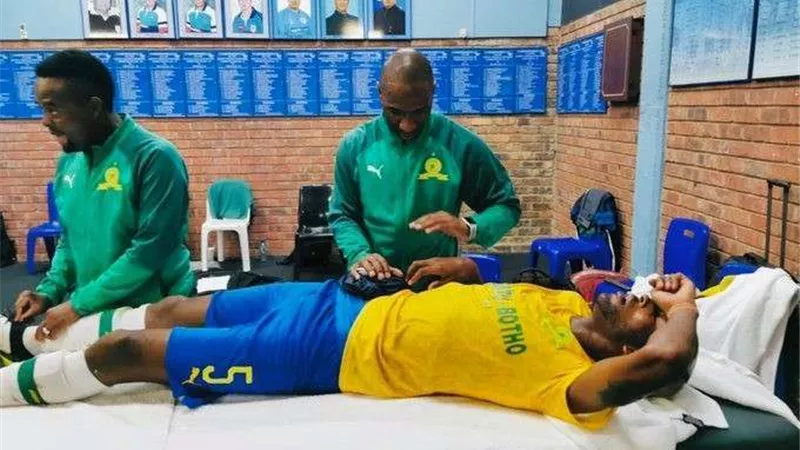 عاجل.. إصابة مدافع صن داونز قبل مواجهة الأهلي بدوري أبطال أفريقيا