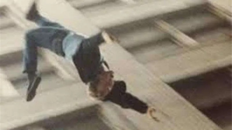 النيابة تستعلم عن الحالة الصحية لـ شاب سقط من دائري المنيب