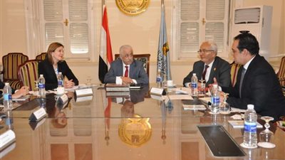 طارق شوقي يستقبل مساعد وزير الخارجية الأمريكية للشئون التعليمية والثقافية