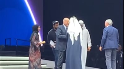 بعد سقوطه على مسرح دبي.. حقيقة تدهور الحالة الصحية للسير مجدي يعقوب