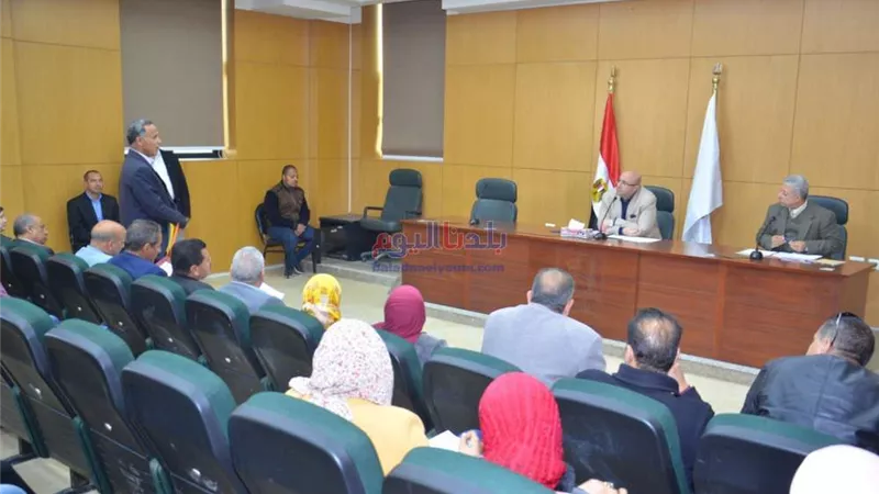 حلول عاجلة للمشكلات في لقاء محافظ بني سويف بالمواطنين