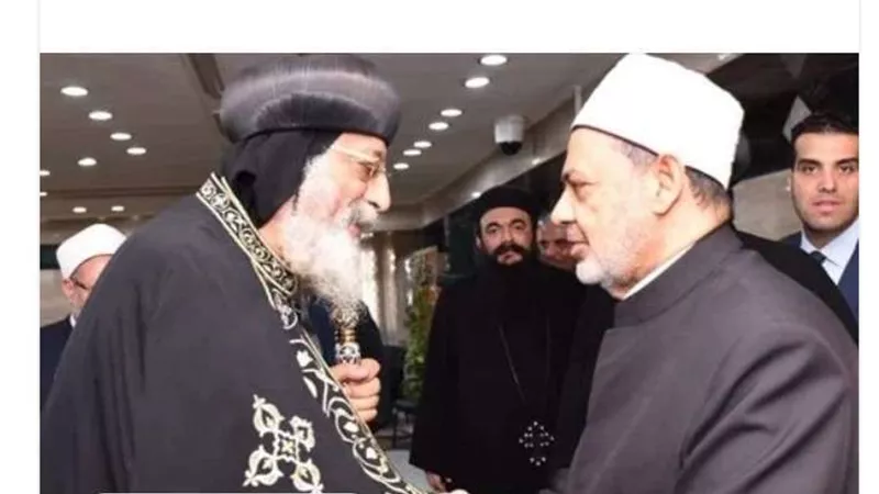 البابا تواضروس يهنئ شيخ الأزهر بعيد الفطر المبارك