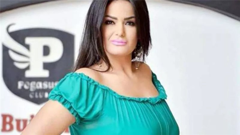 بعد فوزه بالسوبر المصري.. سما المصري تحتفل مع جمهور الزمالك بالبكيني (صورة)