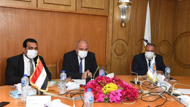 محافظ قنا يبعث برقية تهنئة للرئيس السيسى بمناسبة حلول عيد الفطر المبارك